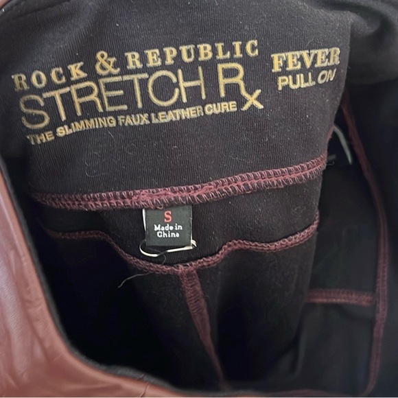 Rock & Republic™,Faux Leather Leggings in Wine,Fever Pull-On, All 5-Stars,Size S - Picture 3 of 11